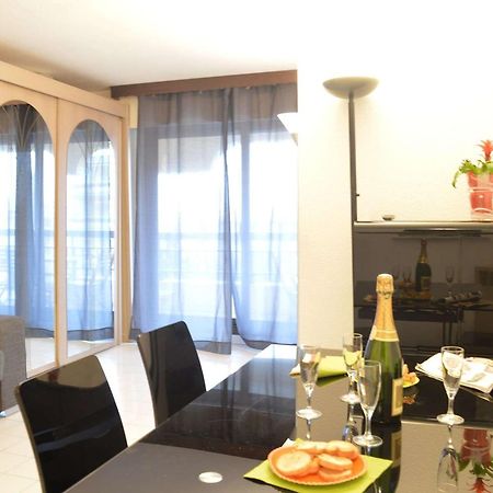 Studio Cabine A 200M De Port Frejus, Plage, Commerces, Terrasse, 4 Couchages, Menage Inclus - Fr-1-226A-31 المظهر الخارجي الصورة