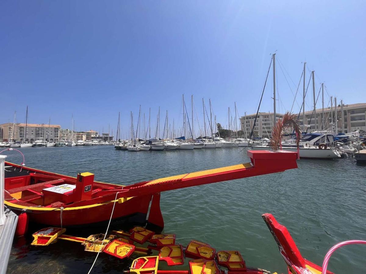 Studio Cabine A 200M De Port Frejus, Plage, Commerces, Terrasse, 4 Couchages, Menage Inclus - Fr-1-226A-31 المظهر الخارجي الصورة