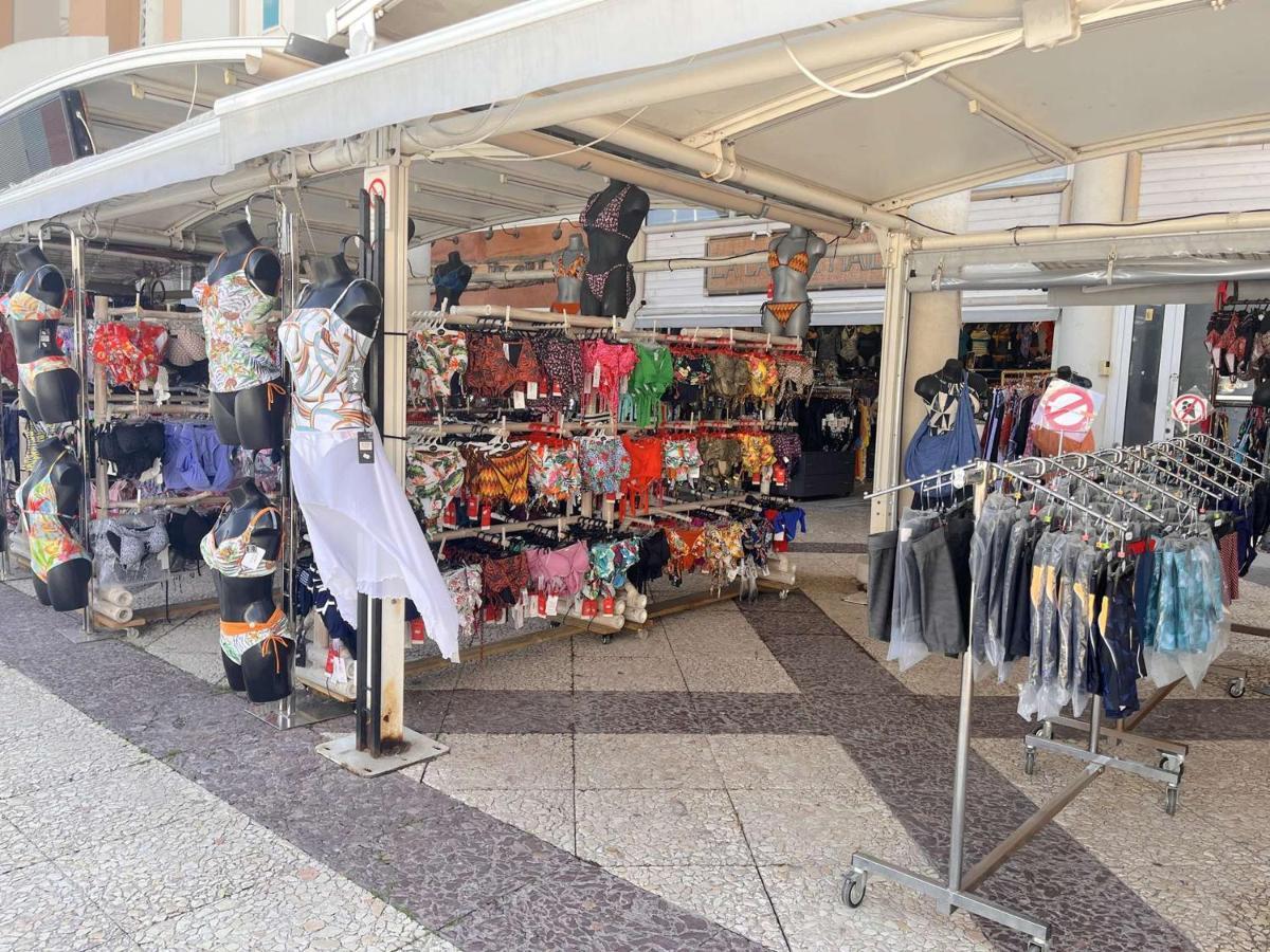 Studio Cabine A 200M De Port Frejus, Plage, Commerces, Terrasse, 4 Couchages, Menage Inclus - Fr-1-226A-31 المظهر الخارجي الصورة