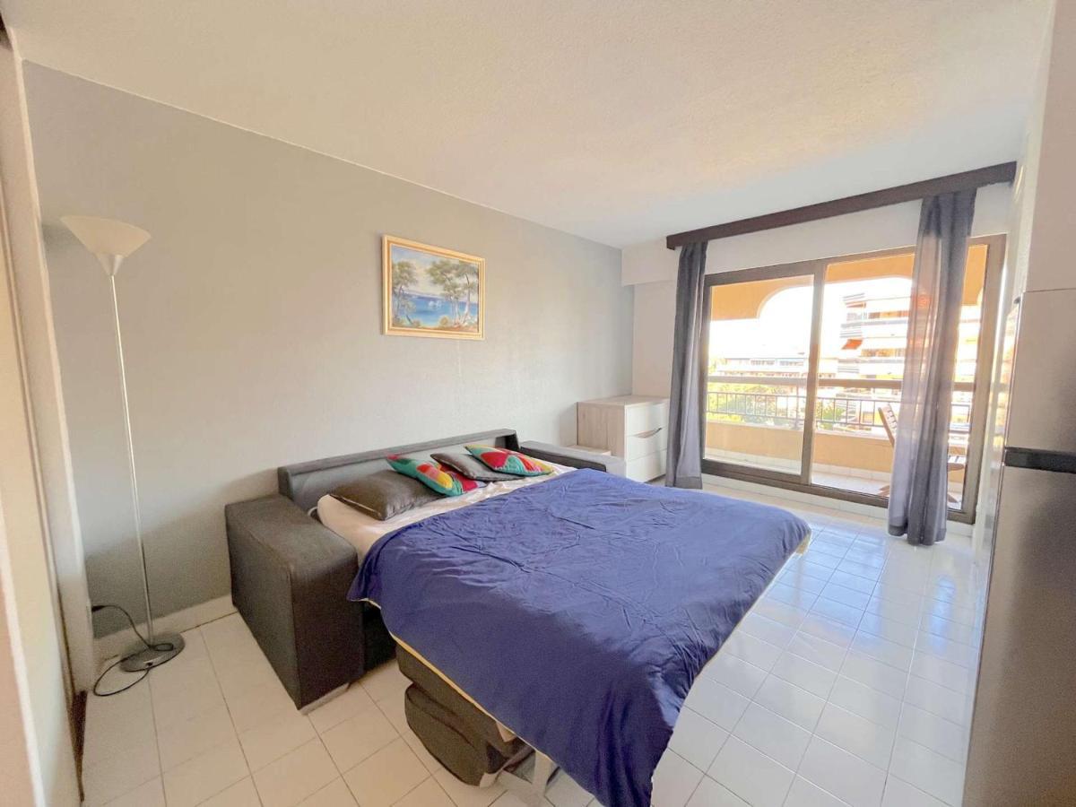 Studio Cabine A 200M De Port Frejus, Plage, Commerces, Terrasse, 4 Couchages, Menage Inclus - Fr-1-226A-31 المظهر الخارجي الصورة