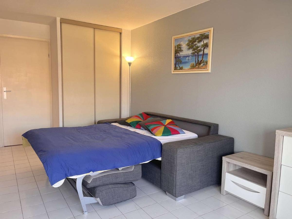 Studio Cabine A 200M De Port Frejus, Plage, Commerces, Terrasse, 4 Couchages, Menage Inclus - Fr-1-226A-31 المظهر الخارجي الصورة