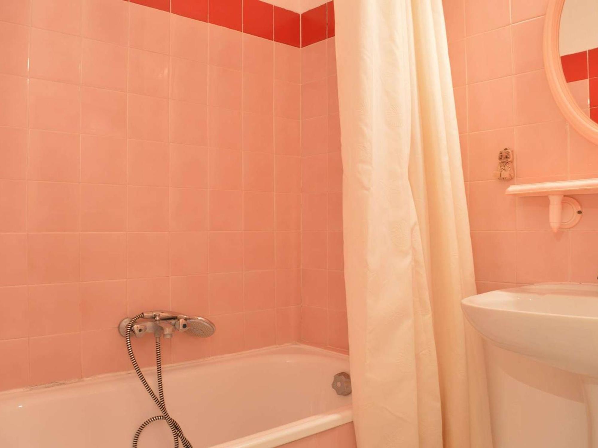 Studio Cabine A 200M De Port Frejus, Plage, Commerces, Terrasse, 4 Couchages, Menage Inclus - Fr-1-226A-31 المظهر الخارجي الصورة