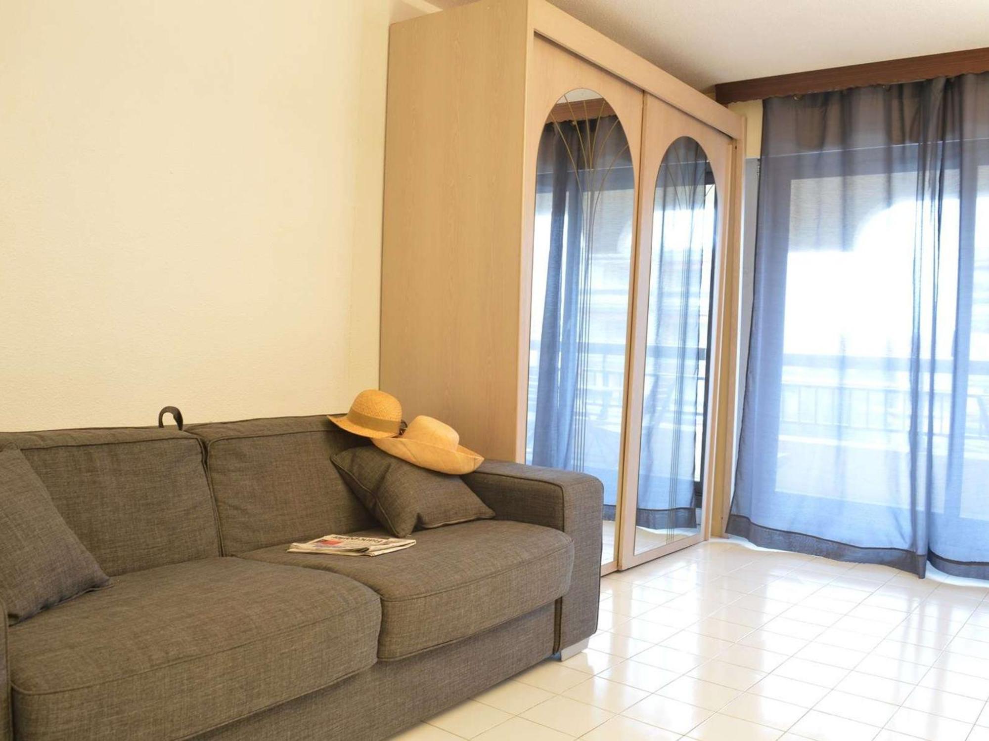 Studio Cabine A 200M De Port Frejus, Plage, Commerces, Terrasse, 4 Couchages, Menage Inclus - Fr-1-226A-31 المظهر الخارجي الصورة