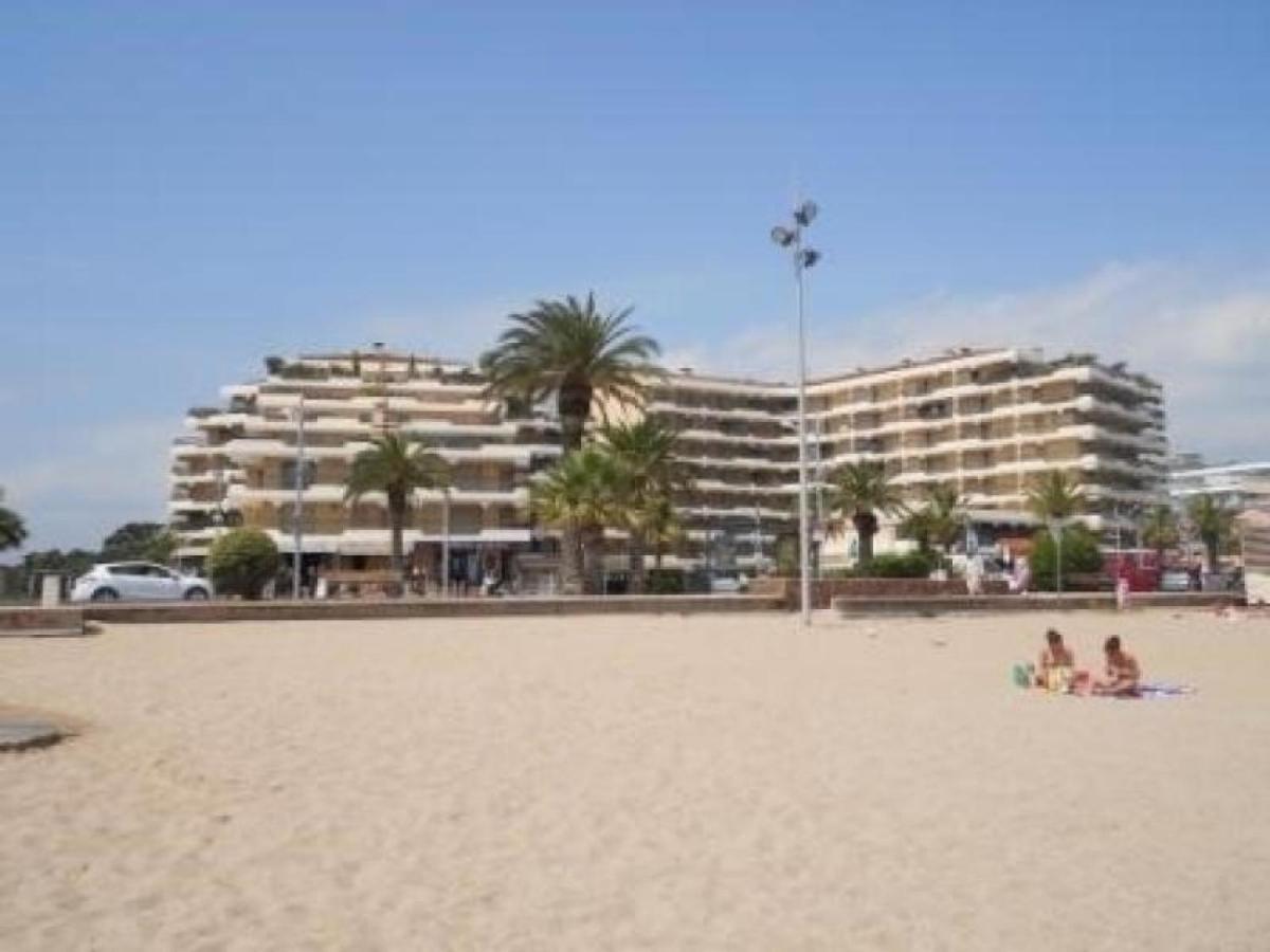 Studio Cabine A 200M De Port Frejus, Plage, Commerces, Terrasse, 4 Couchages, Menage Inclus - Fr-1-226A-31 المظهر الخارجي الصورة